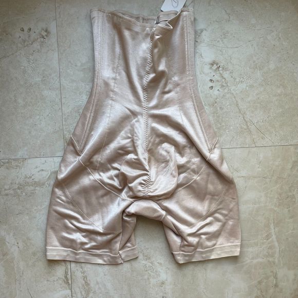 Annette High-Waisted Mid-Thigh Shapewear NWT Size Medium in Beige - Picture 7 of 8